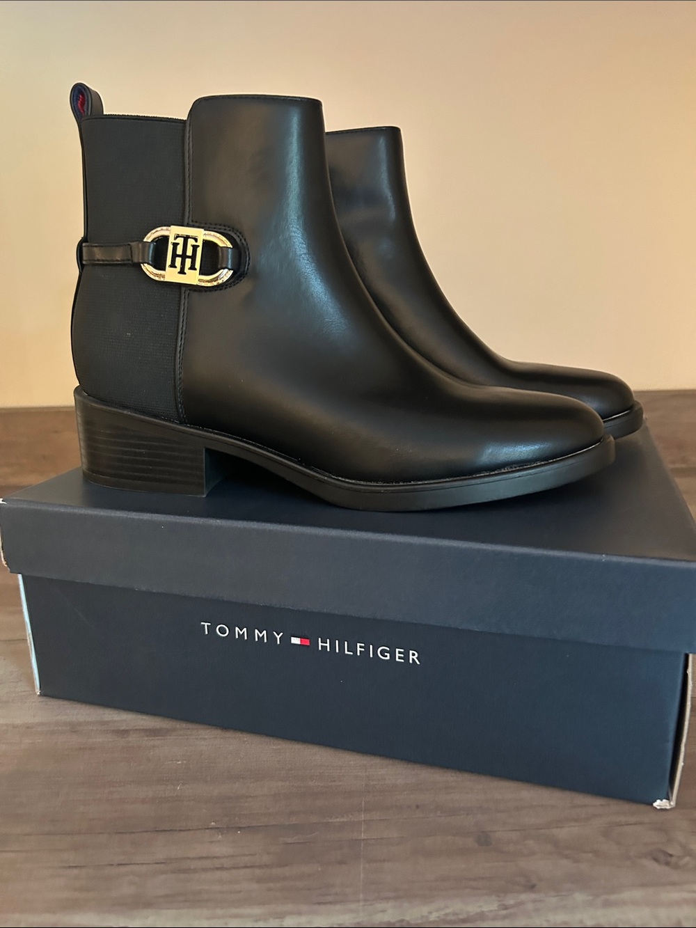 Tommy Hilfiger Black Leather Chelsea Ankle Boots with Gold Logo Accent